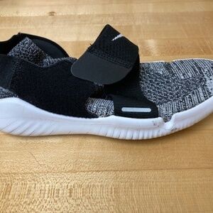 Nike Free Knit  Single Strap Velcro closure Women's Size 9